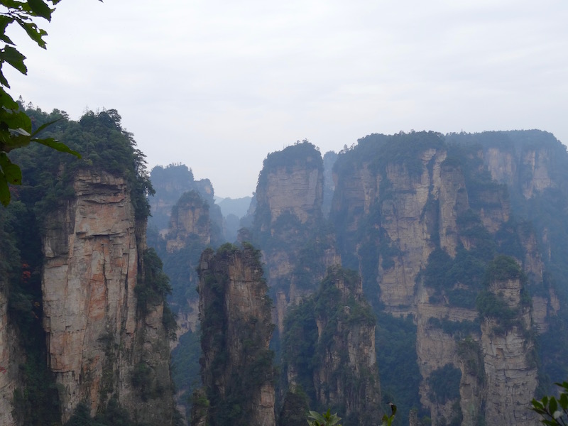 Les paysages du parc de Wulingyuan ont connus du plus grand nombre car c’est le lieu qui a inspiré James Cameron pour la réalisation de son film Avatar. C’est aussi un parc classé au patrimoine mondial de l’Unesco et qui le mérite bien !